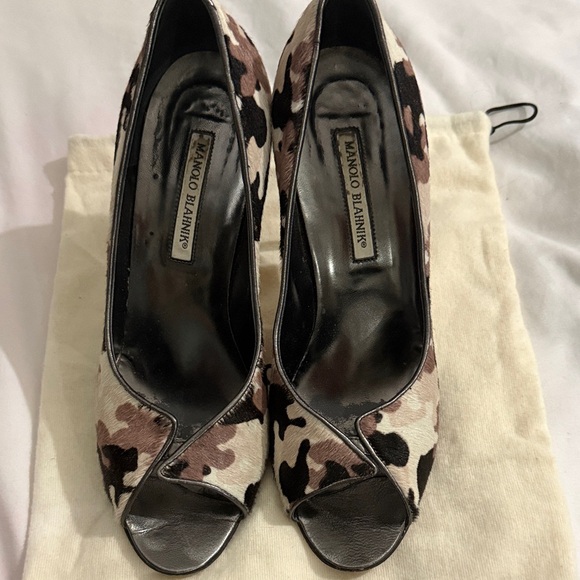 Manolo Blahnik Shoes - Manolo Blahnik Peep-Toe Pumps in Black and Beige Camouflage